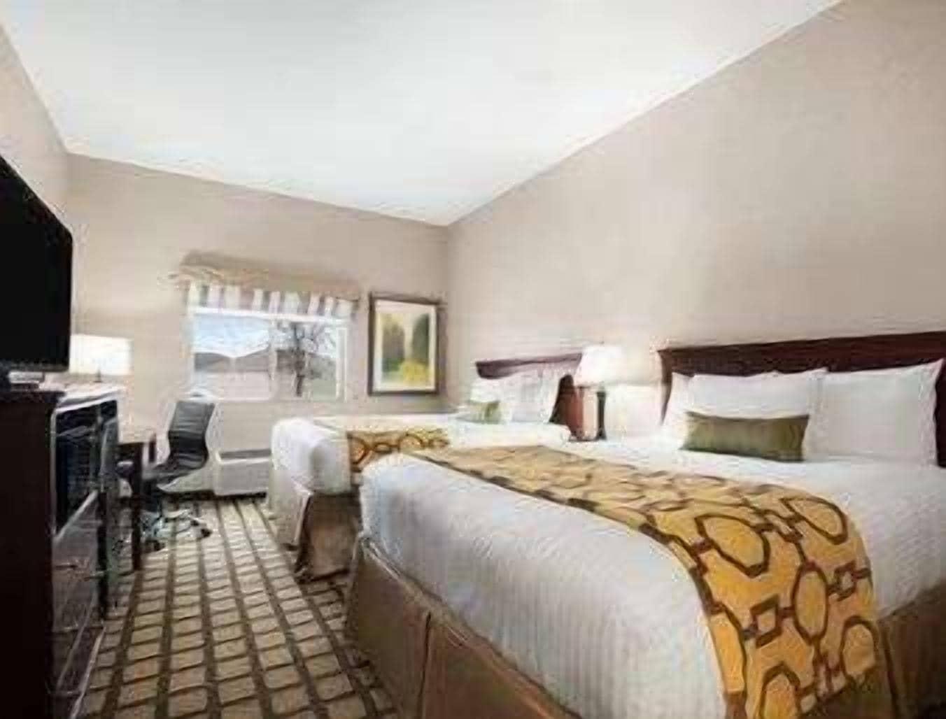 Baymont Inn & Suites By Wyndham אודסה מראה חיצוני תמונה